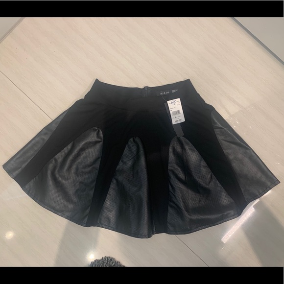 Do & be skirt, new with tags - Picture 1 of 3